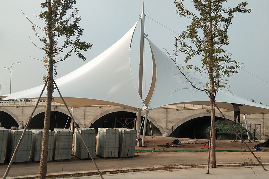 河北衡水张拉膜景观遮阳棚